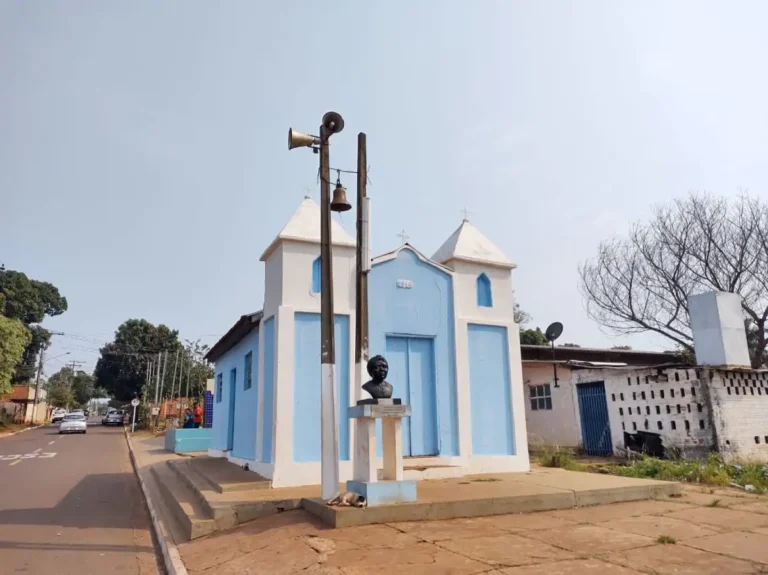 Com risco de desabamento, igreja histórica da comunidade Tia Eva em Campo Grande foi interditada